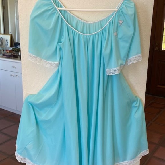 CLAIRE BY LUCIE BEVERLY HILLS VTG BLUE NIGHT GOWN - Picture 2 of 9